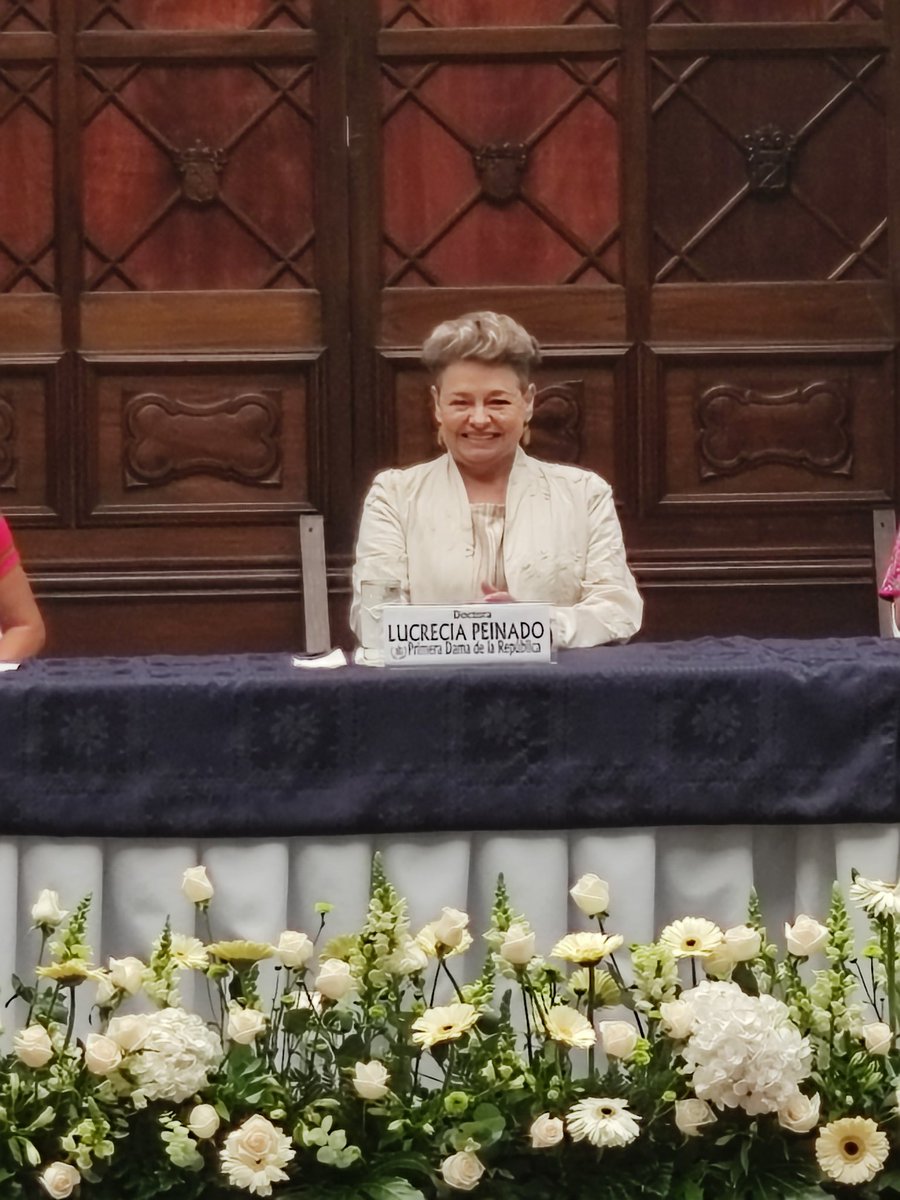 lsanchez_gtv's tweet image. Reaparece públicamente en Guatemala @lucreciapeinado , esposa del presidente Arévalo. Peinado permaneció fuera del país durante casi dos meses. En su momento hubo una polémica por un supuesto autoexilio.
@Guatevision_tv @prensa_libre