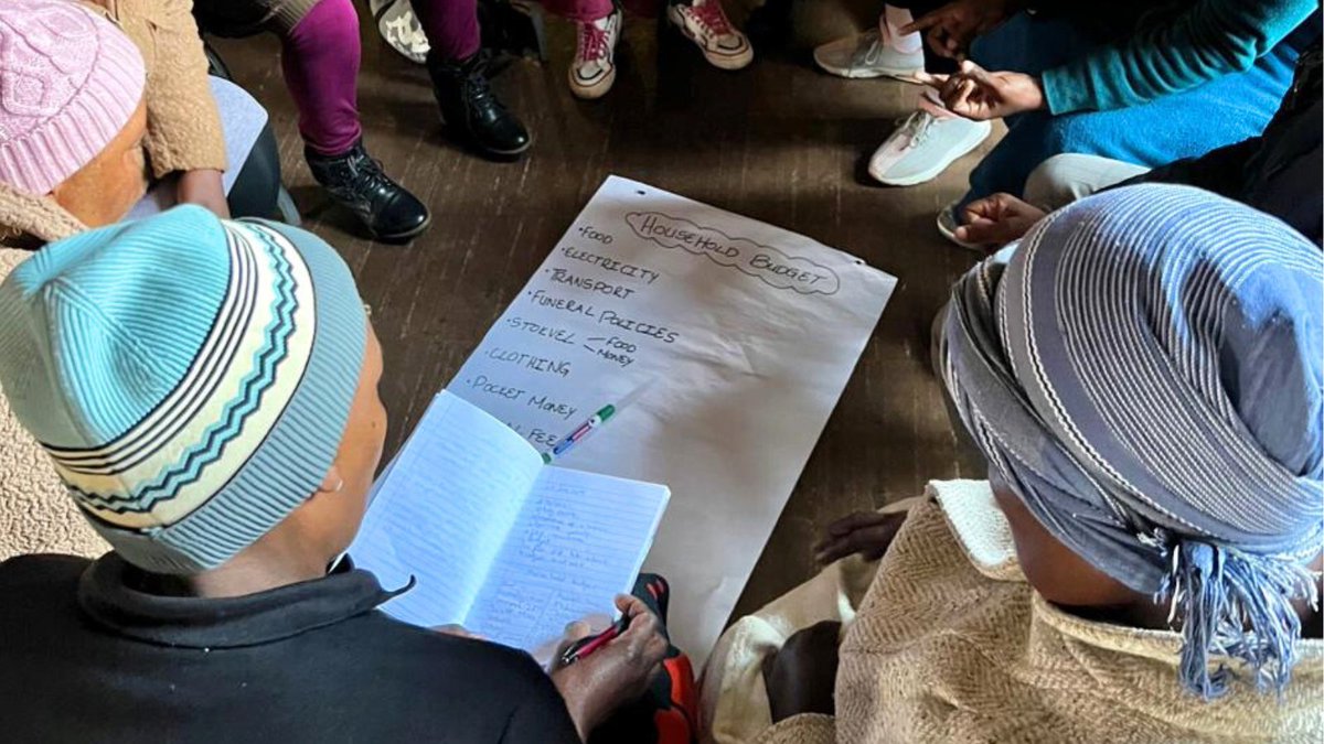 What does the national budget say about how govt values care work?

Volunteer Food Handlers are calling for a reimagined National School Nutrition Programme, one that values wellbeing and women’s labour. 

Read 👉 bit.ly/46AQNaz

#NSNP #carework #decentwork #dignity