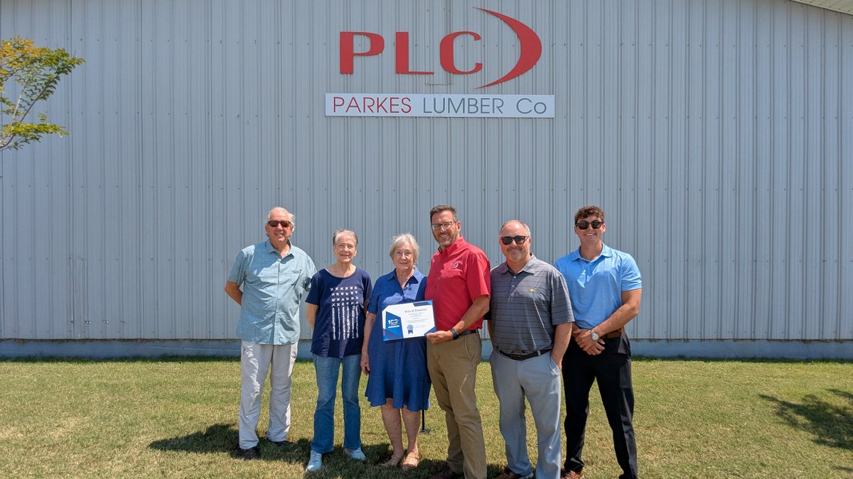 TNECD's tweet image. We recently spent the day in Lawrence County visiting businesses that have each served their communities for 100+ years. 🎉
H. B. Brink & Company Inc., Parkes Lumber Company, @LorettoTelecom and Augustin Lumber Company are incredible examples of TN's legacy of resilience,…