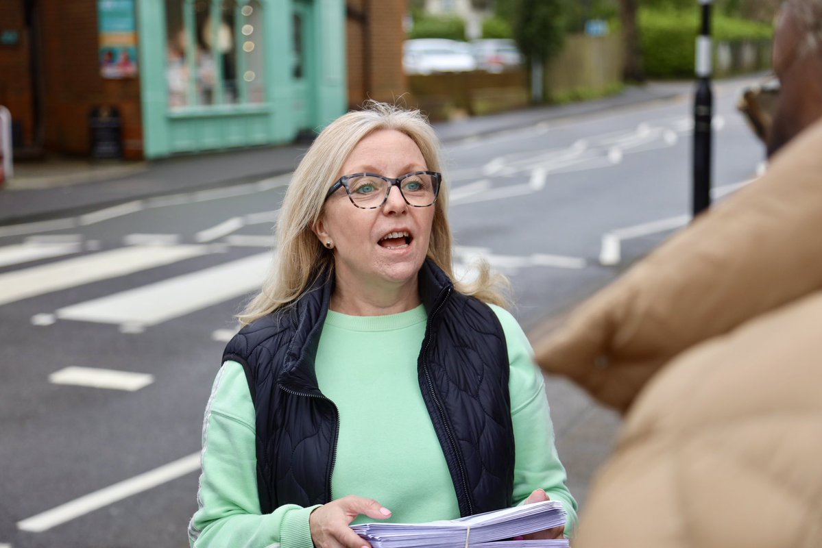 Johnny__Luk's tweet image. 🗳️ Absolutely THRILLED that Lorna Shaw has won the @BeaconsfieldCCA Town Council By-Election!!! Winning it back after losing in May. Redemption. Congratulations Lorna.