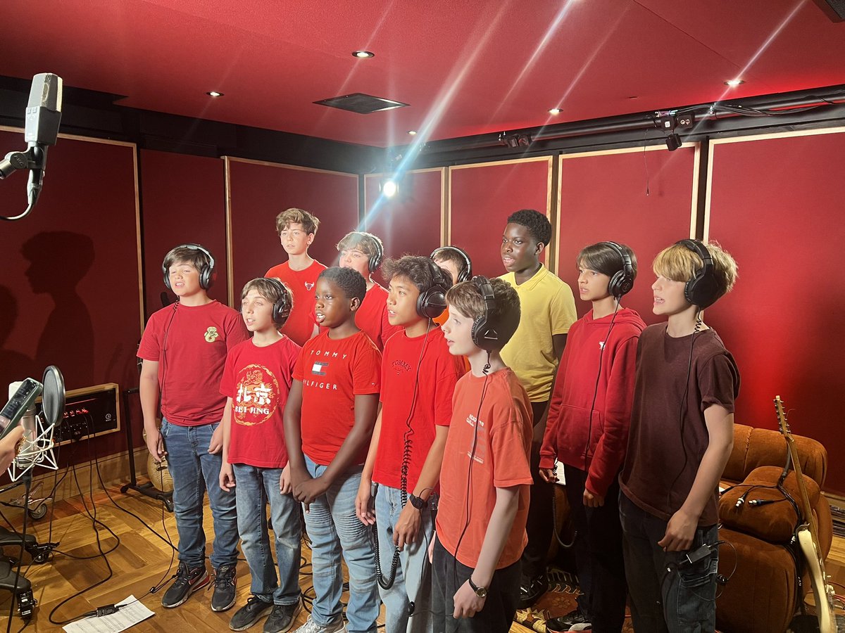 CVMSMusic's tweet image. We had a fun day today recording for a new project.