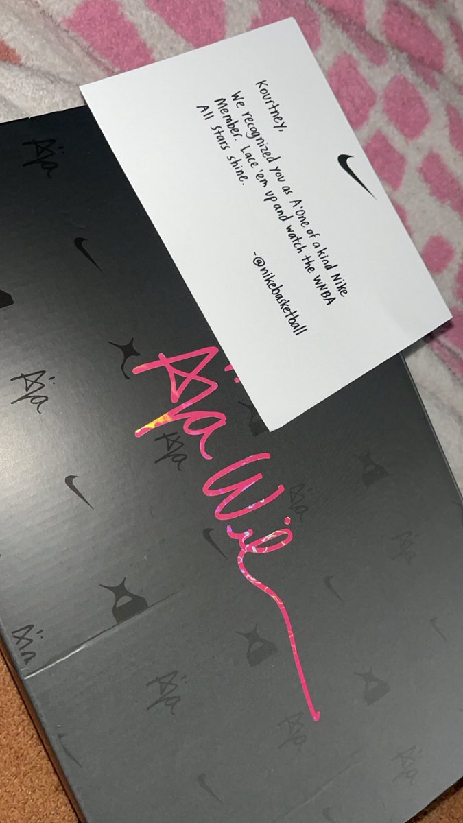 Kourtneyx0's tweet photo. Screaming, crying, throwing up up!? @nikebasketball I’m literally so excited to lace these up! https://t.co/QcRMDAFB1M