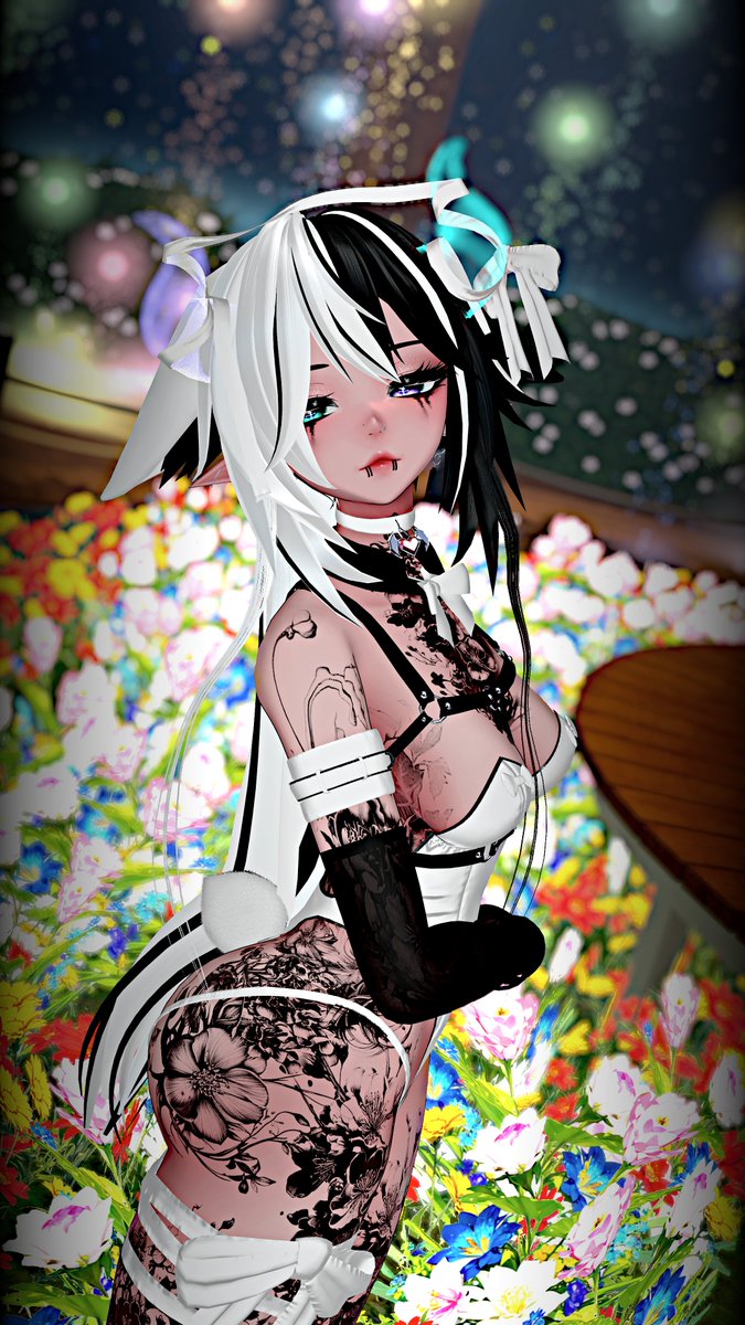 Sepheyvr's tweet image. Its rude to stare you know? 💙💜