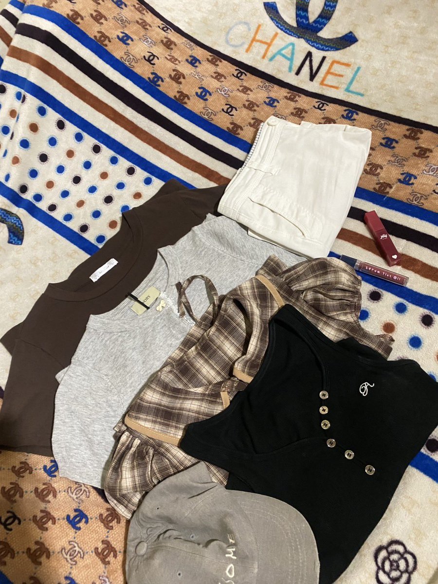 ⋆౨ৎ˚ รับฝากขายเสื้อผ้า 🥣 𓈒゚ tweet media