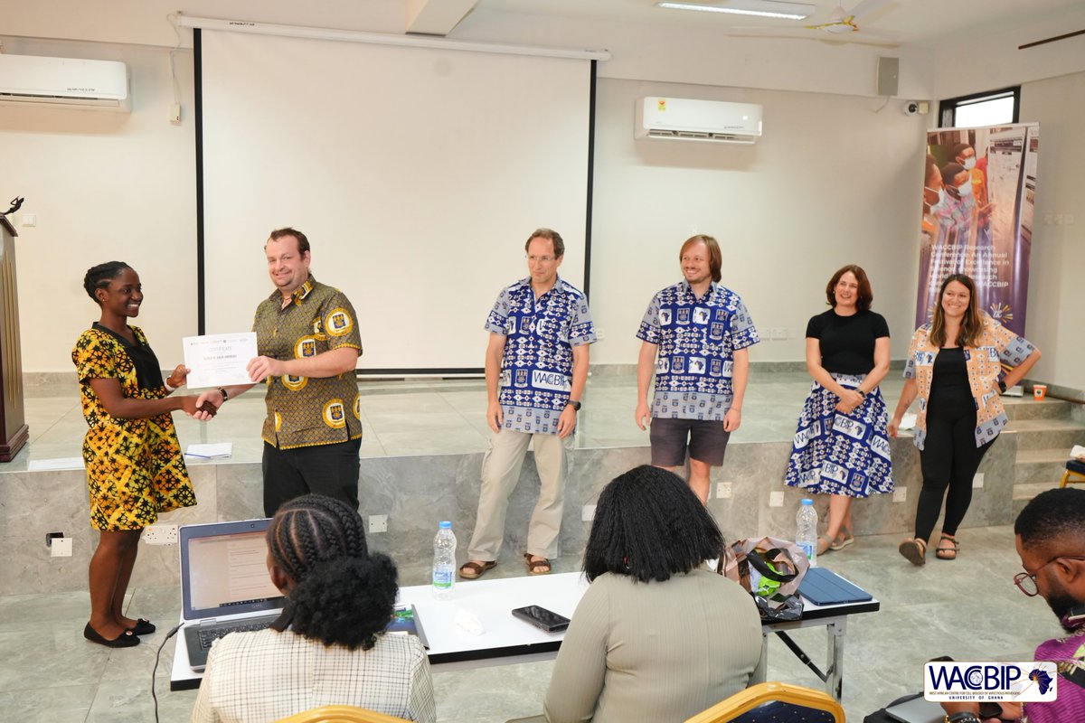 WACCBIP_UG's tweet image. The One Health Research workshop ends with a closing ceremony and certificate presentation for the first-year MPhil and PhD students.
Congratulations to all participants for their active engagement and dedication throughout the workshop! 
And a big thank you to all the…