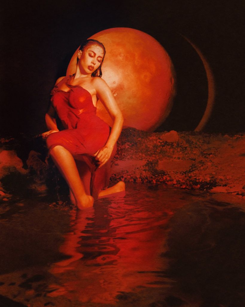 .<a href="/KALIUCHIS/">KALI UCHIS</a>' "Moonlight" has now surpassed 1 billion streams on Spotify.