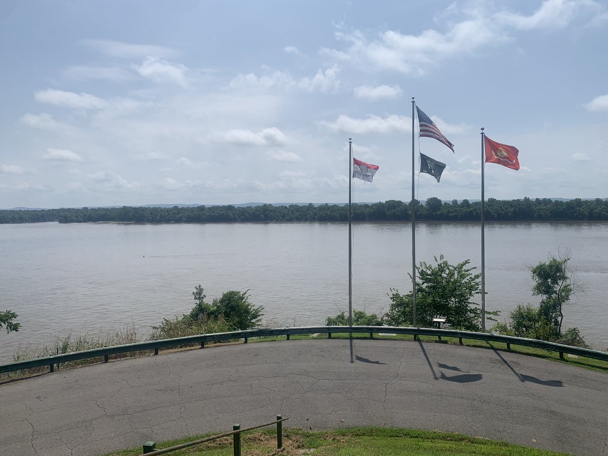 Cape Girardeau, MO one of the greatest college towns in America. Today we see if can find some new residents in the 2026 class!
#Come2Cape
#BrickxBrick