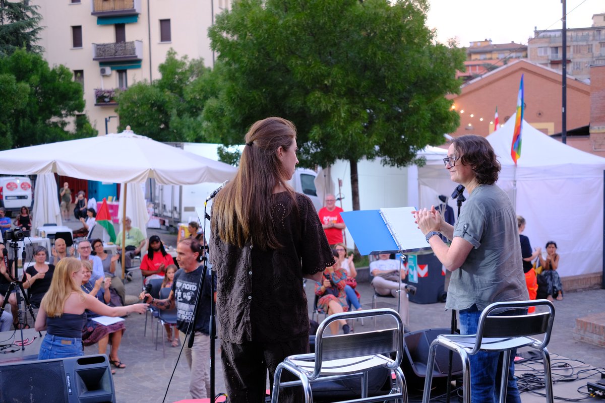 ONGNexus's tweet photo. 🔵 Qualche scatto dalla performance "Il Mosaico delle Migrazioni", a cura di Annalisa Vandelli, andata in scena il 4 luglio a Manifesta la festa di @CgilBologna
Un racconto partecipato di immagini, poesie e testimonianze.
🔴 Presto nuove date dal vivo!
https://t.co/dkCPxgoSt1 https://t.co/hYwg43bLhv