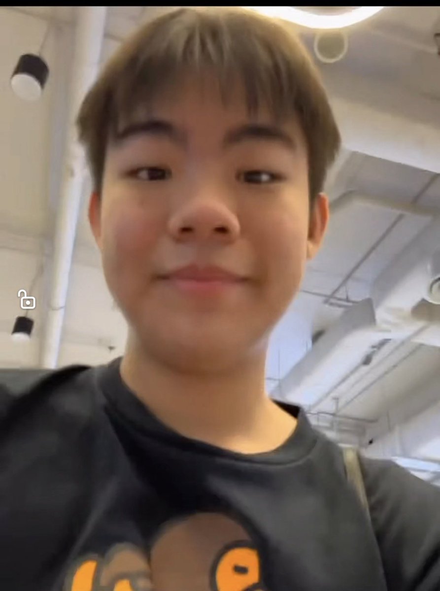 fun72000's tweet photo. 那时候还真的是个搞笑男 https://t.co/2tX8nHXudI