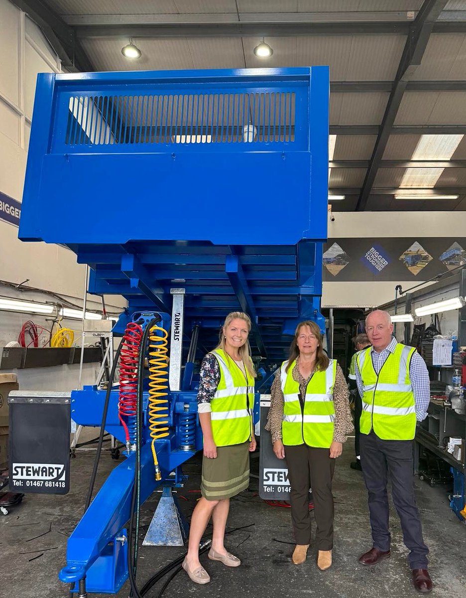 HarrietCross_MP's tweet image. 🔹No matter where in the UK (& increasingly overseas) you won’t be far from a blue Stewart trailer.
🐑🌾 Stewart’s have been in Gordon & Buchan for 30+yrs & are considered as the UK’s top agricultural trailers.
Aberdeenshire may be rural - but has the most fantastic businesses.