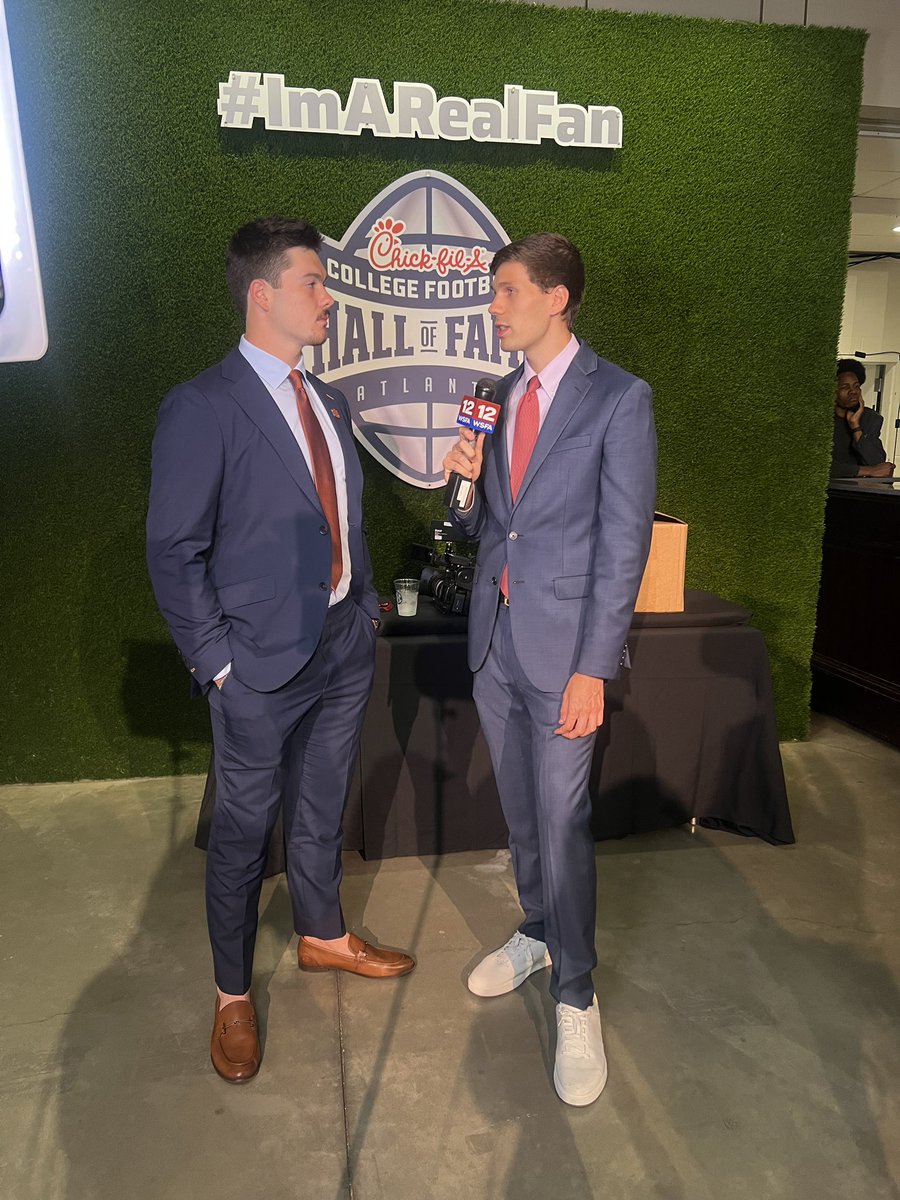 DavisBakerTV's tweet image. Great to be back at home for another SEC Media Days 🏈
Grateful to have such an amazing team