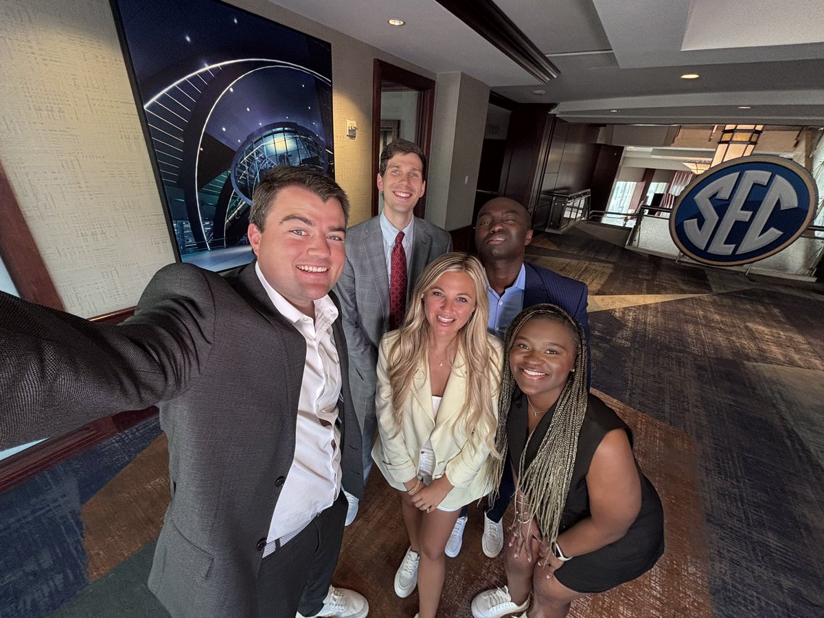 DavisBakerTV's tweet image. Great to be back at home for another SEC Media Days 🏈
Grateful to have such an amazing team
