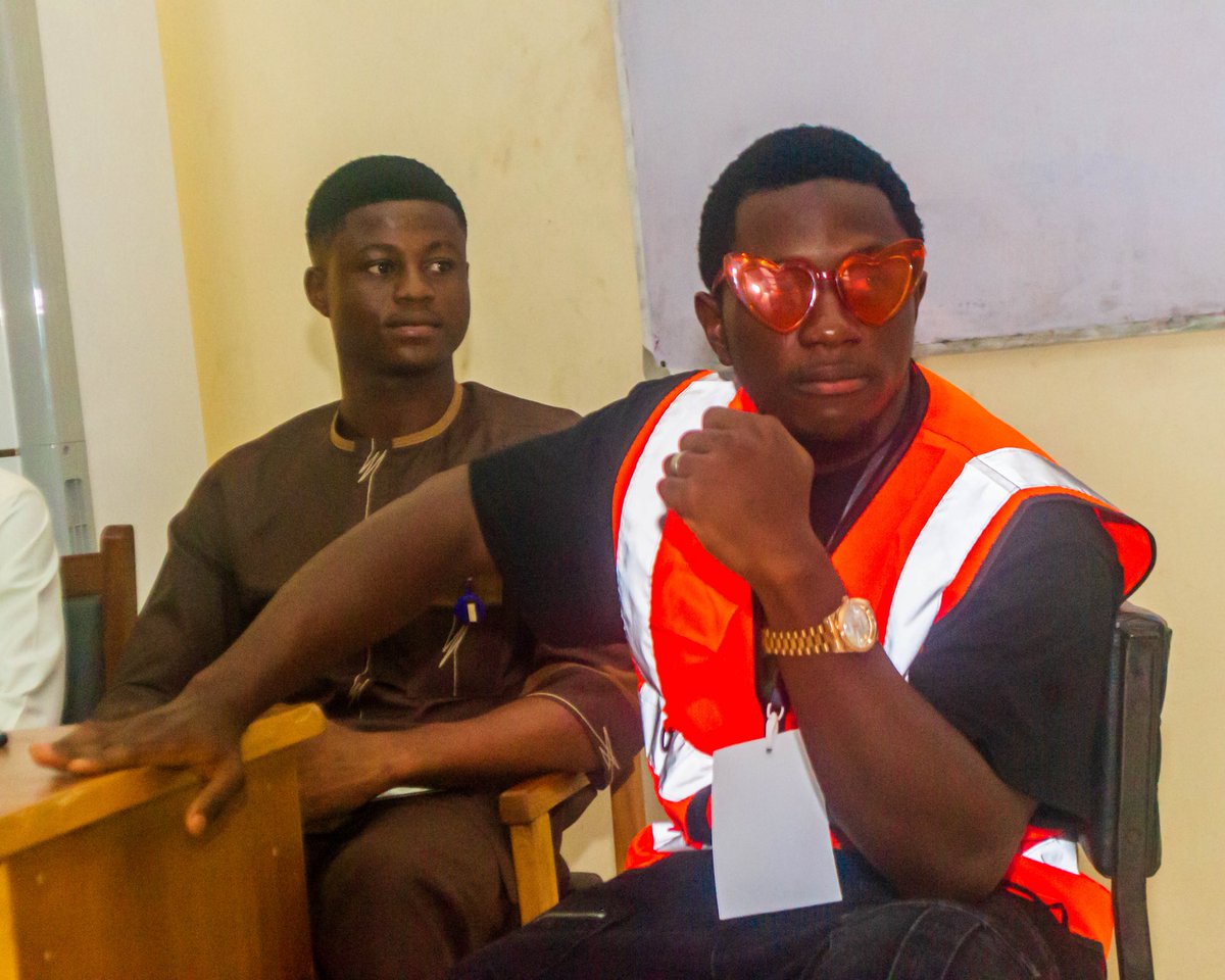 BigLogicx's tweet photo. Also appreciate the Student Union President @iAmDivciprince for
Giving us an opportunity to onboard students on campus to @sign and making them believe in themselves and to strive in being their best version .🧡🧡🧡 https://t.co/oavYflDsbx