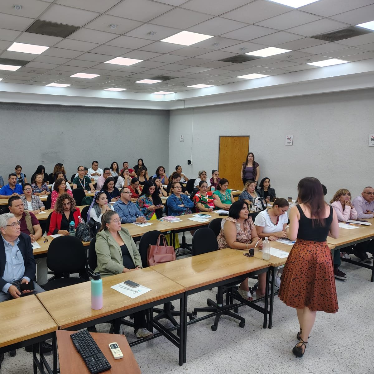 CESIP_ITEI's tweet photo. Asistieron el Director del #CESIP Mtro. Manuel Rojas @MenyoRojas, la Coordinadora de Capacitación a Sujetos Obligados, Andrea Cortés y el Director de Evaluación y Gestión Documental del @ITEIJal Lic. Moctezuma Quezada. #ElCesipSoyYo https://t.co/w5Q6QOlBwe