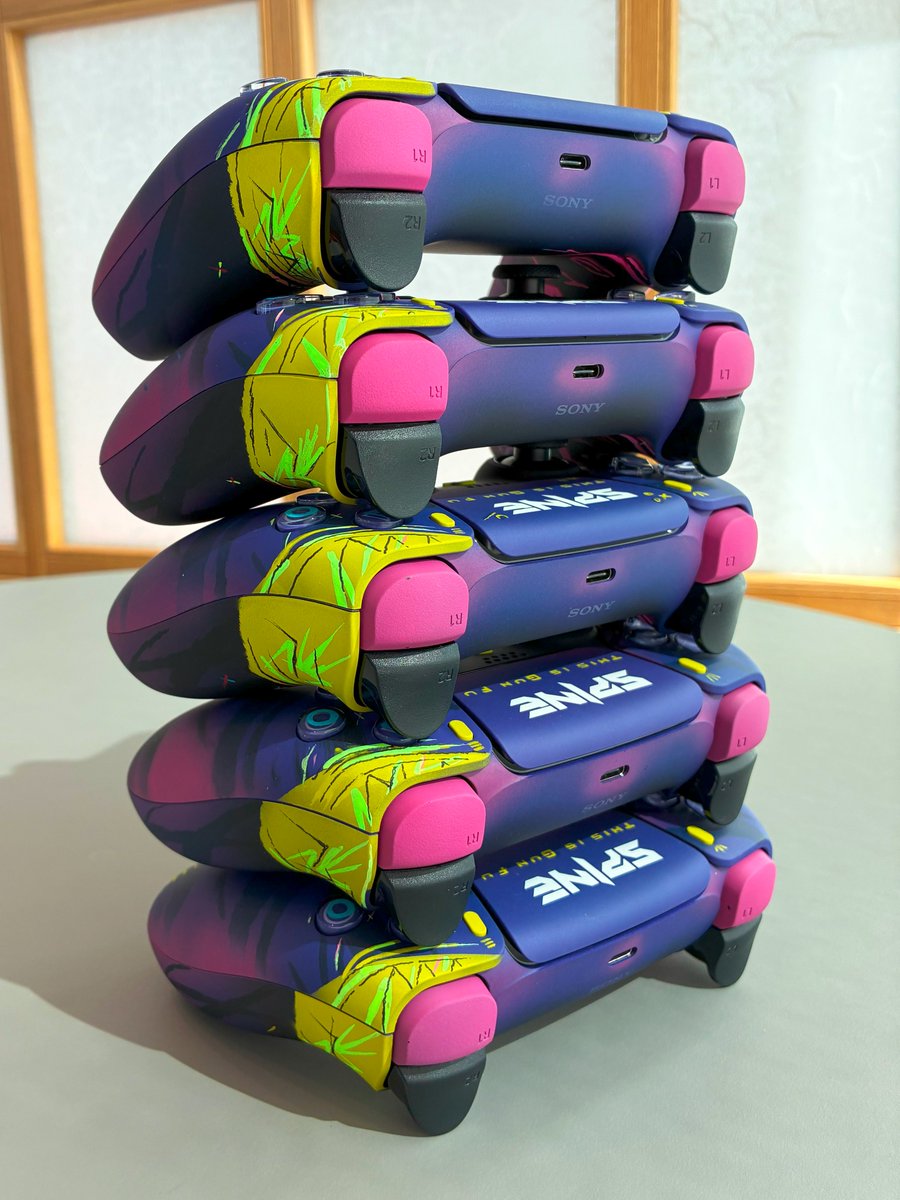 Nekkicom's tweet image. At Summer Game Fest, we brought @playspine and five hand-painted controllers
120+ guests tried #SPINE demo using them, including @geoffkeighley, Mark Cerny, and teams from @pcgamer, Daily Mail Gaming, and @EpicGames
For a cinematic game, even the details in your hands matter.