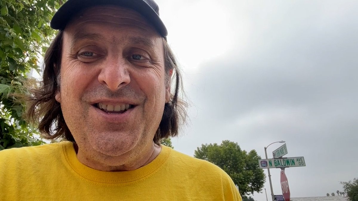 This week's Movie Scavenger Hunt On-Line Event is for the Buffs who have spent their lives in movie theaters and at home with their VHSs doing the necessary, thankless work that makes Hollywood Magic possible.

Watch Gregg Turkington's Week 4 Clue: heinetwork.tv/scavenge/the-s…