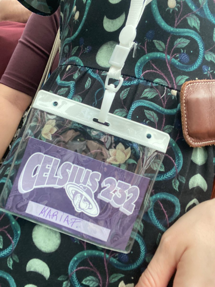 María Goldberry 📚🔍 (@maria_goldberry) on Twitter photo ¡Por fin en el <a href="/festivalcelsius/">Celsius 232</a>! 🫶🏻⚔️ llenazo absoluto en la conferencia de Antonio, con gente haciendo cola 2h antes y gente en la calle escuchando. Orgullosa a más no poder. ¡Por fin en el <a href="/festivalcelsius/">Celsius 232</a>! 🫶🏻⚔️ llenazo absoluto en la conferencia de Antonio, con gente haciendo cola 2h antes y gente en la calle escuchando. Orgullosa a más no poder.