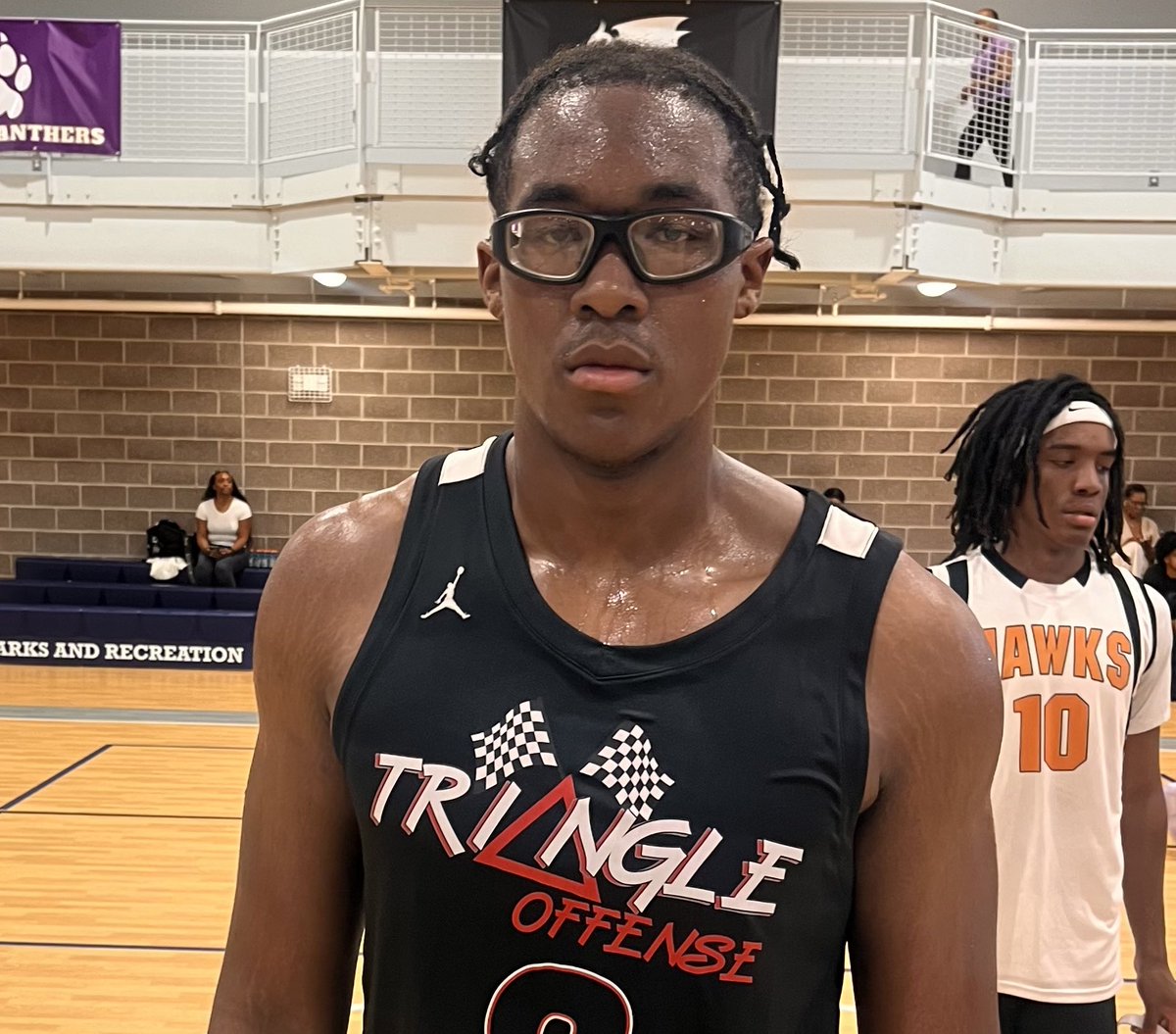‘26 Michael Phifer has tremendous upside! The smooth and agile big understands how to play &amp; uses a variety of shot fakes and head fakes to create an advantage for himself. Phifer also protects the rim very well &amp; moves his feet extremely well in ball screen scenarios.