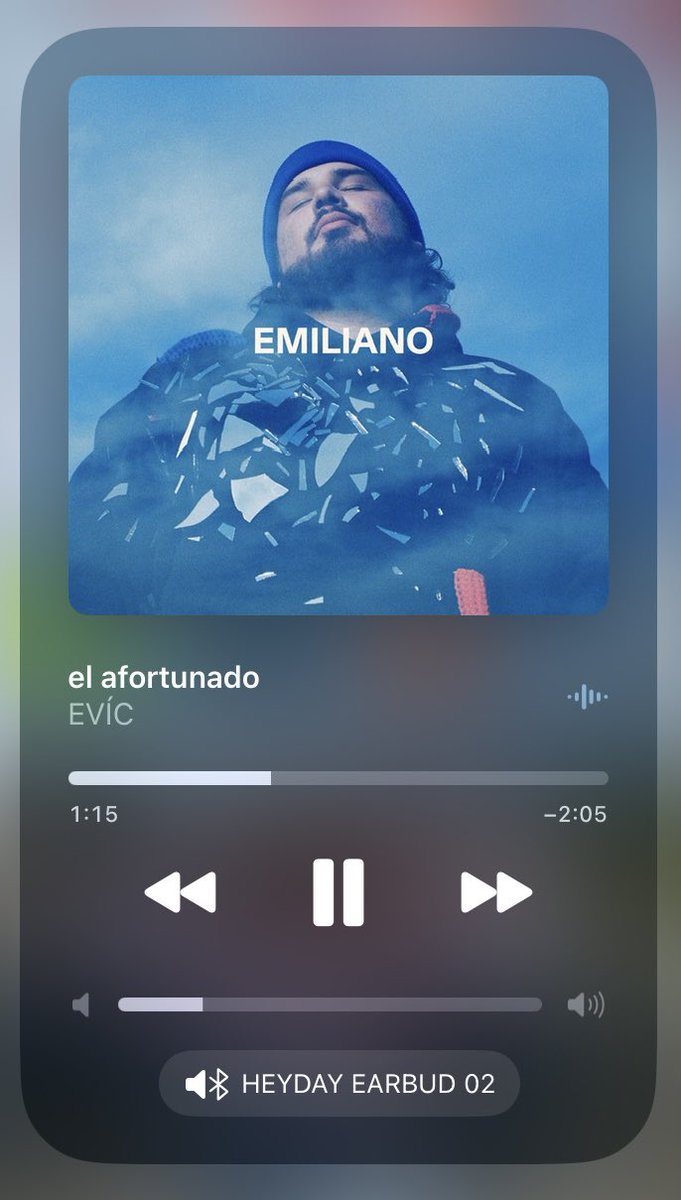 EvelixV's tweet photo. Como quisiera vivir esta canción 🥺 https://t.co/WjCrWn6O3B