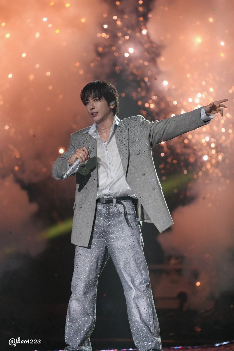 jhao1223's tweet image. 20250718
Director’s Cut
One Fine Day
Ur Fine Day
Our Fine Days
#jungyonghwa
#정용화
