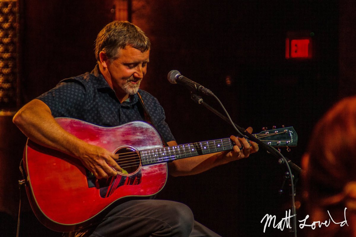 DeitraMagPhotos's tweet photo. Ghost Light Sessions, featuring Dallas Jones, at the Gillioz Theatre
5/12/2025
You can check out more of this series when you subscribe to the Gillioz Theatre on YouTube!
•
#dallasjones | #gillioztheatre | #ghostlightsessions | #downtownsgf | #music | #photography https://t.co/Oa2mHlQWal