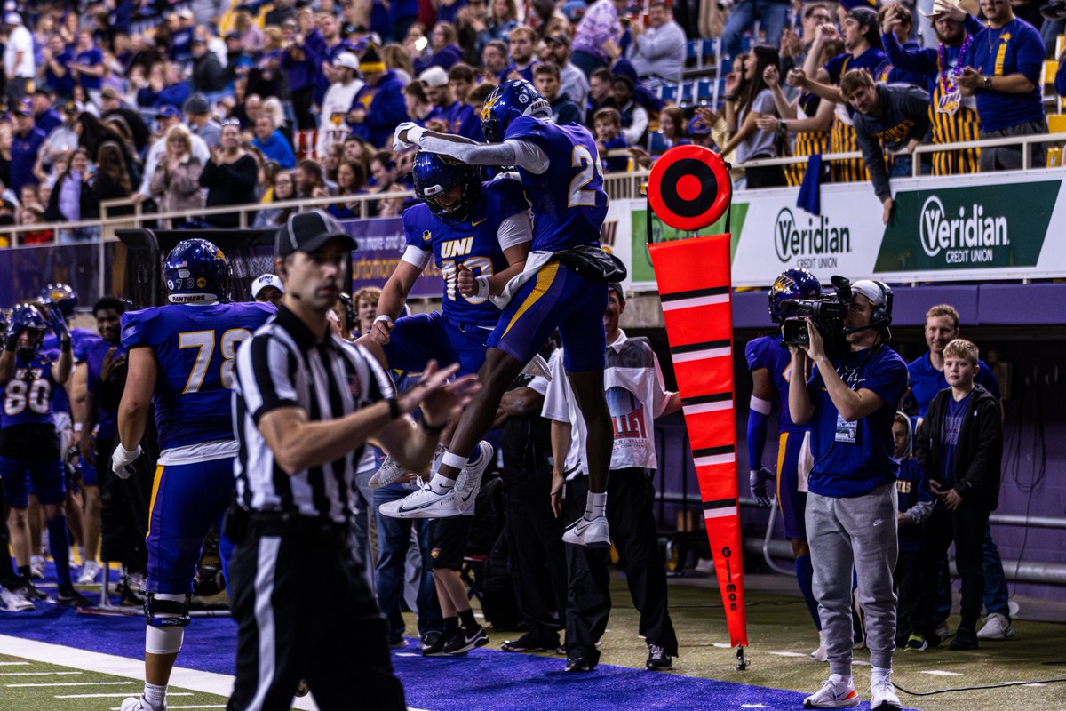 UNIFootball's tweet image. Single-game tickets are now on sale! Be sure to snag yours to get a look at the renovated UNI-Dome and year one of head coach Todd Stepsis!
🎟️ bit.ly/46y4iFA
📰 bit.ly/4kQRksi
#EverLoyal | #1UNI | #UNIFootball