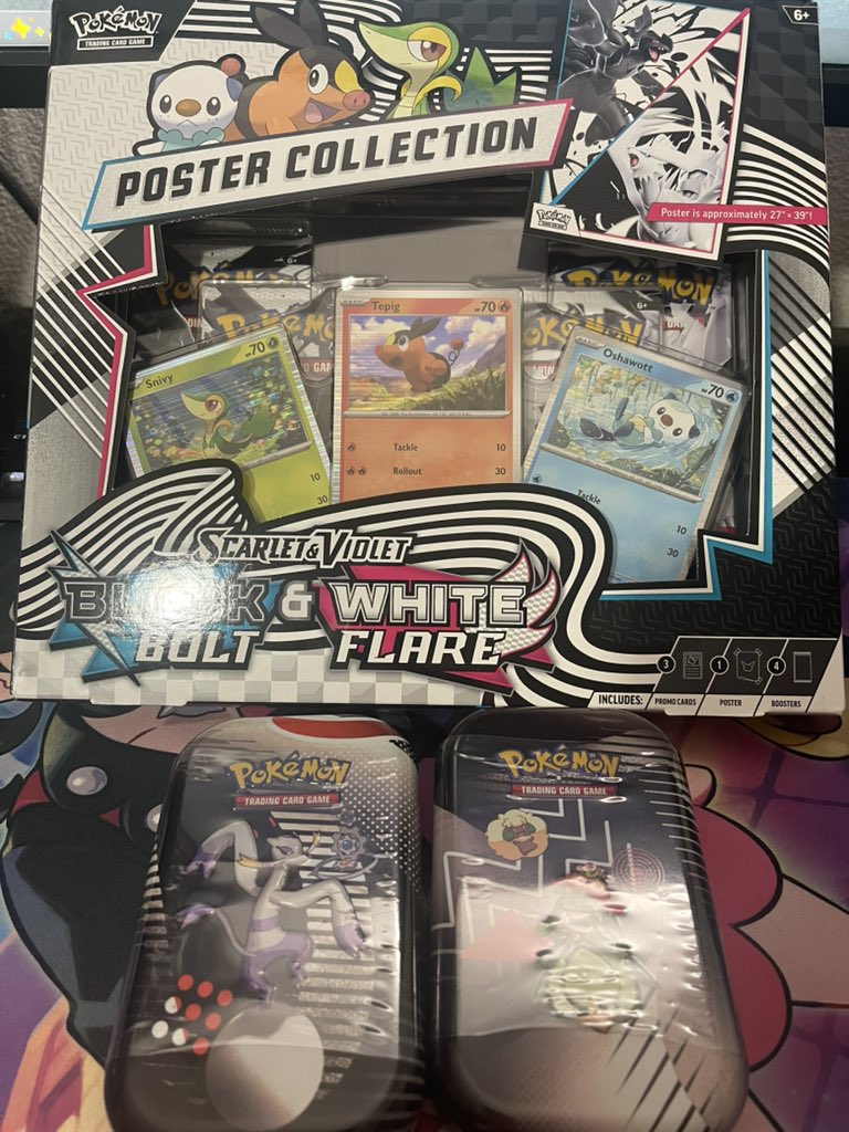royRICH's tweet image. Got lucky walked into Barnes &amp;amp; Noble came out with Pokemon.