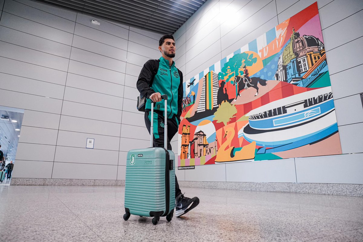 ECJuventude's tweet photo. Juventude em deslocamento para Belo Horizonte 🛫

No domingo o desafio alviverde será diante do Cruzeiro, pelo @Brasileirao 

📷 Fernando Alves/ECJ  

#ECJ #Juventude https://t.co/9ClgqUy6Bm
