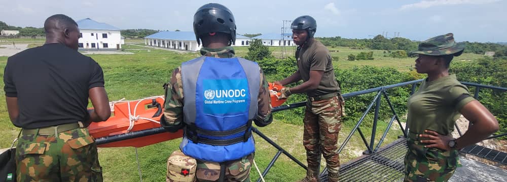 UNODC_MCP's tweet image. @UNODC_MCP conducts training of VBSS Trainers for navies from 🇧🇯 🇨🇲 & 🇳🇬, as part of efforts to ensure sustainability of capacity building initiatives to further enhance maritime security in #GoG.
Funded by #DKinGoG.
@UNODC_WCAfrica