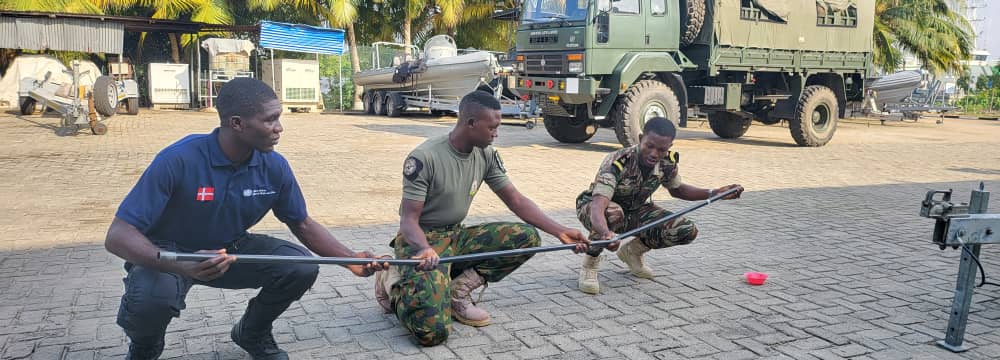 UNODC_MCP's tweet image. @UNODC_MCP conducts training of VBSS Trainers for navies from 🇧🇯 🇨🇲 & 🇳🇬, as part of efforts to ensure sustainability of capacity building initiatives to further enhance maritime security in #GoG.
Funded by #DKinGoG.
@UNODC_WCAfrica