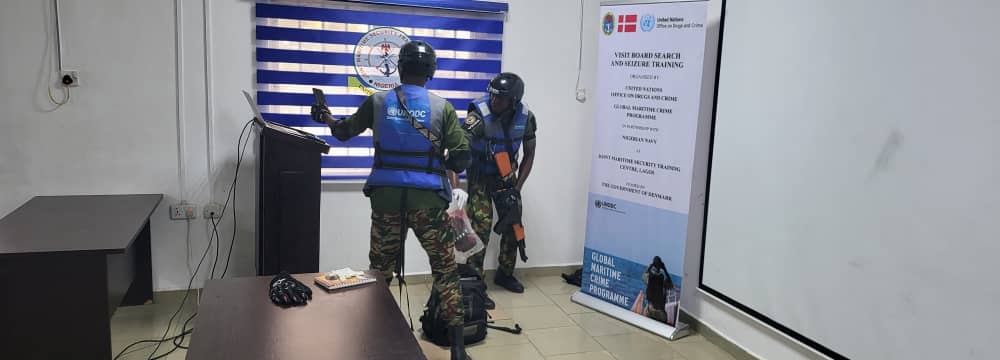 UNODC_MCP's tweet image. @UNODC_MCP conducts training of VBSS Trainers for navies from 🇧🇯 🇨🇲 & 🇳🇬, as part of efforts to ensure sustainability of capacity building initiatives to further enhance maritime security in #GoG.
Funded by #DKinGoG.
@UNODC_WCAfrica