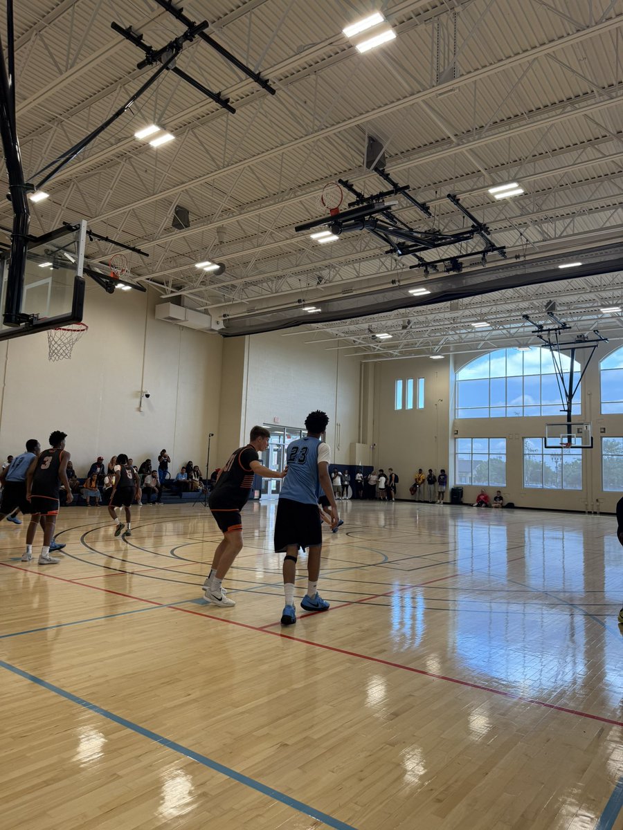 Coaches watching 16U SW IL Jets vs Dallas Mustangs #RLHoops 

Semo Head Coach 
North Dakota State
Weber State
Siue 
Missouri State *2
Mckendree Head Coach &amp; Assistant 
UW Milwaukee