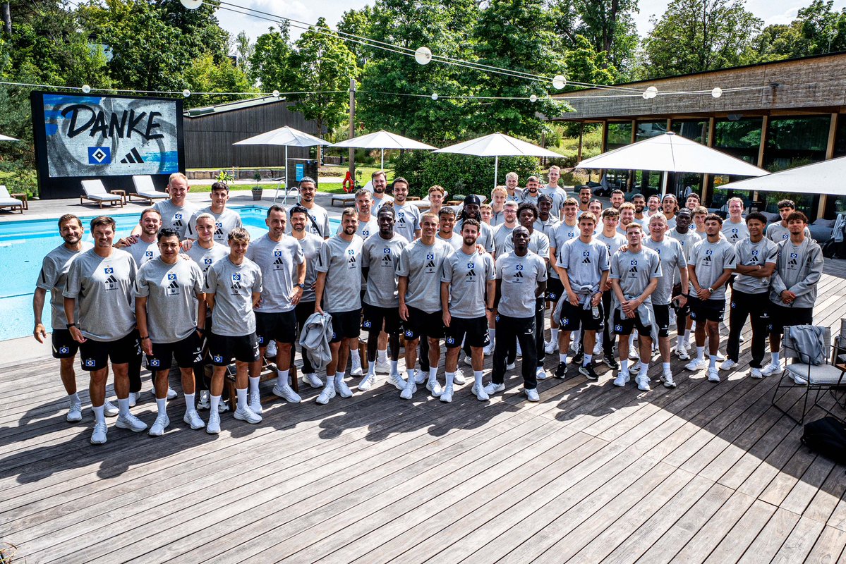HSV_English's tweet image. Thanks for having us, @adidasfootball Homeground! 🙏🔷️
#nurderHSV #Training