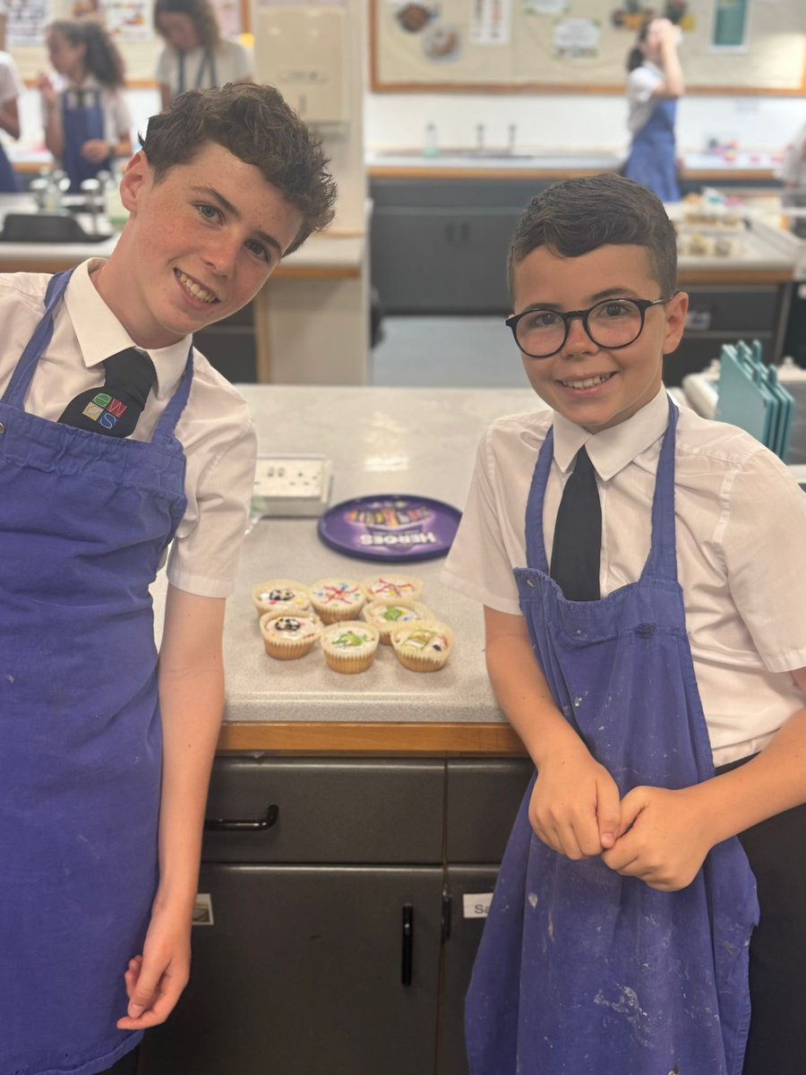 EWSacademy_'s tweet image. Our talented Y7 students at Deanshanger took part in a Bake Off this morning and the results were incredible! A huge well done to all our budding bakers – you absolutely smashed it! 👏🎉 #TeamEWS #CupcakeChallenge #Year7Stars #BakeOffMagic #EWSDeanshanger
