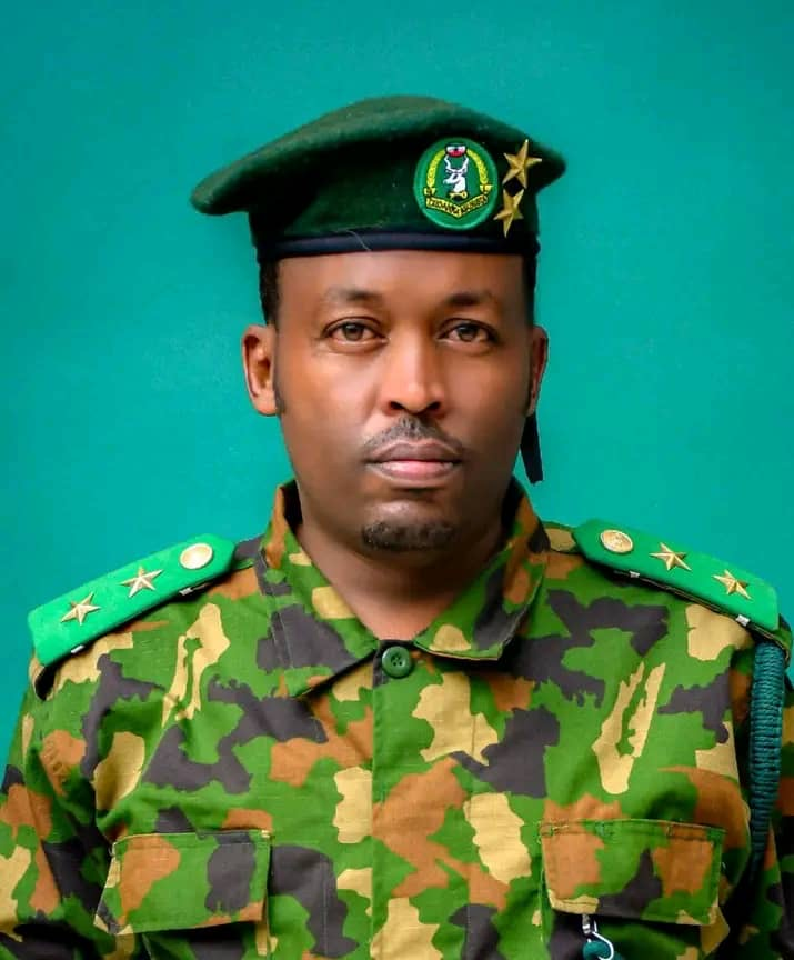 UNODC_MCP's tweet image. Working in the prison service has allowed me to give back helping prisoners change their lives for the better. Capt Abdi is building dignity through second chances in 🇸🇴 with @UNODC_MCP support. This #MandelaDay the path out of poverty starts with dignity. shorturl.at/20QjI