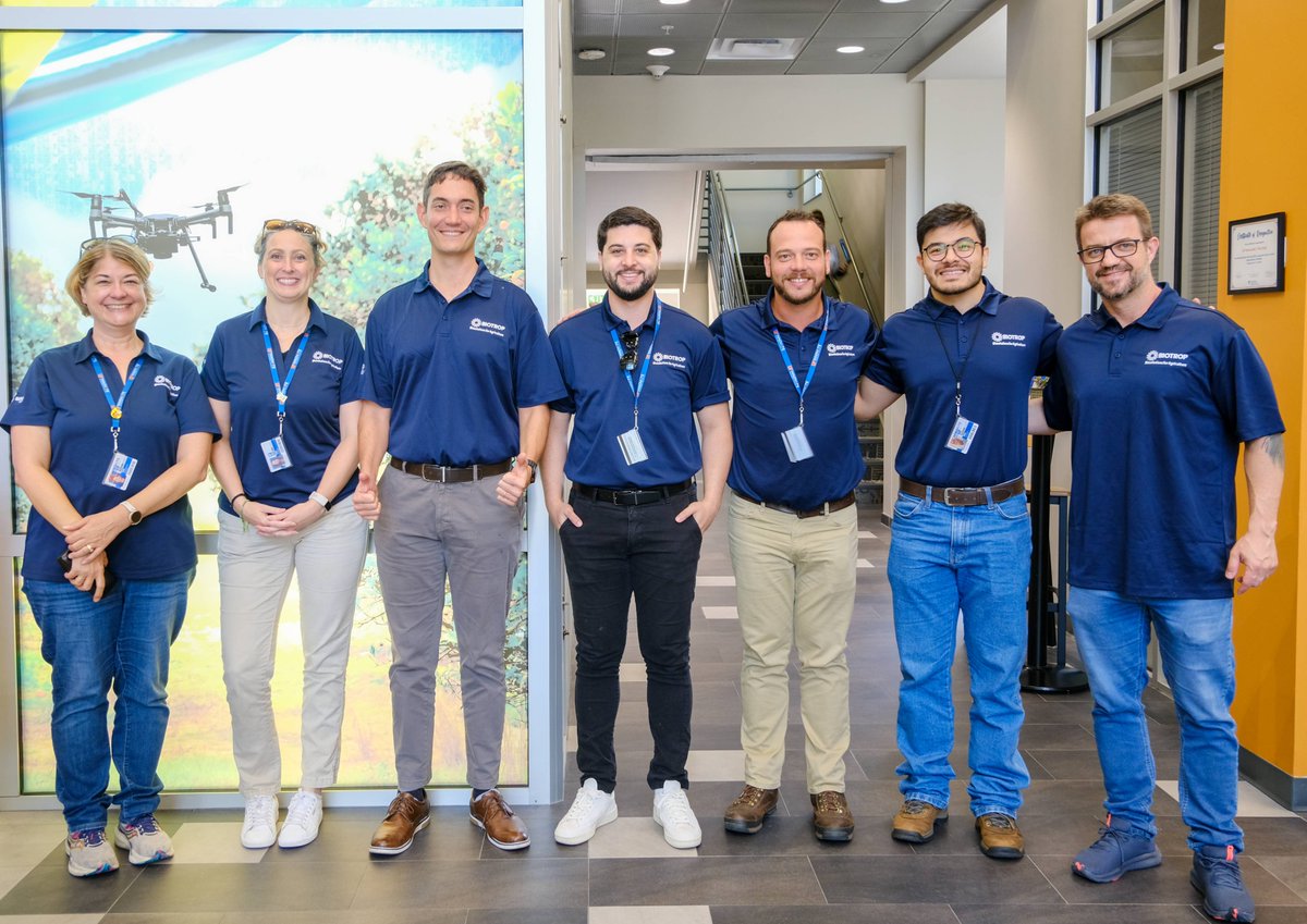 UFAccelerate's tweet image. Pizza Fridays are ALWAYS a good idea! 🍕

Thank you to everyone who joined us for today’s July Pizza Party at our #HubSweetHome.

Happy Hub Anniversary to ExoBiomed and Slice Engineering. We’re proud to have you as part of our UF Innovate | Accelerate community!

#GNV #Community