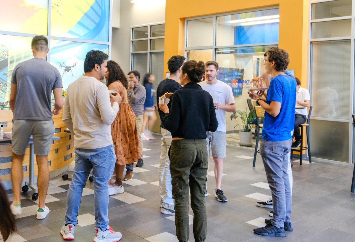 UFAccelerate's tweet image. Pizza Fridays are ALWAYS a good idea! 🍕

Thank you to everyone who joined us for today’s July Pizza Party at our #HubSweetHome.

Happy Hub Anniversary to ExoBiomed and Slice Engineering. We’re proud to have you as part of our UF Innovate | Accelerate community!

#GNV #Community