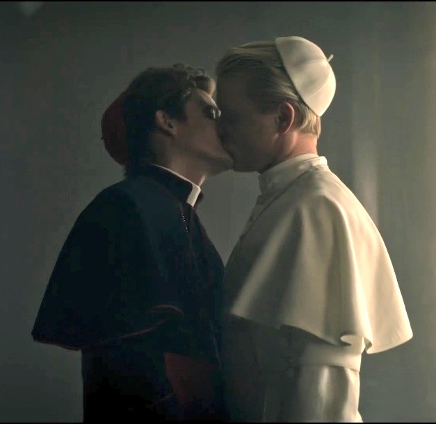 This pic will cause meltdowns in #TheSandman #GoT #HOTD and #Conclave fandoms simultaneously