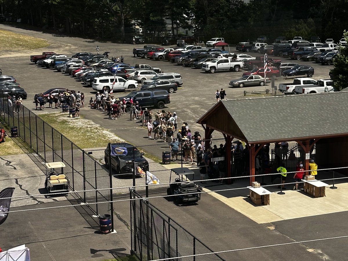 LarryMac28's tweet image. This is at @StaffordSpeedwy for A Cleetus Racing Event tonight that doesn’t even start for over 5 hours! We go live at 6pm/ET on Pay Per View!