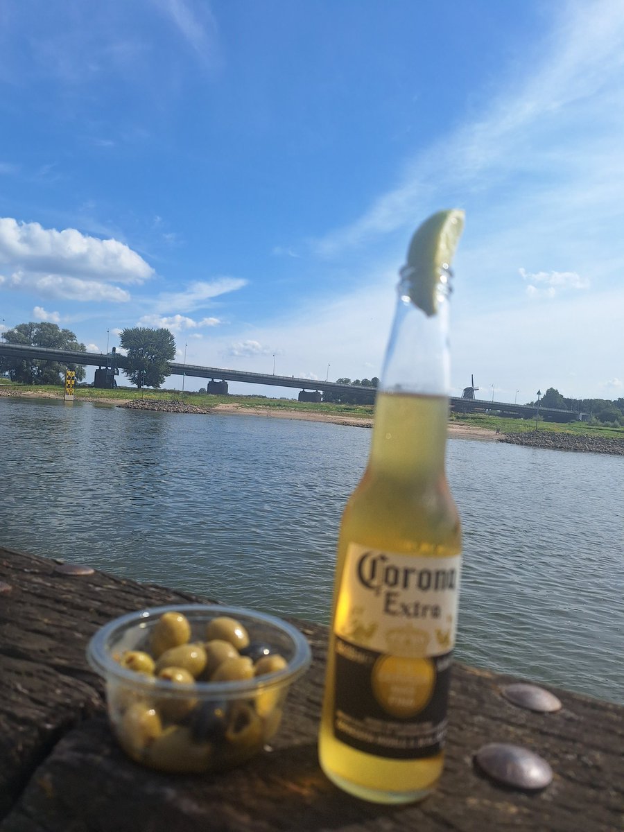 Ja hallo #Deventer Heerlijk ff aan De IJssel in Deventer. 
#vakantie