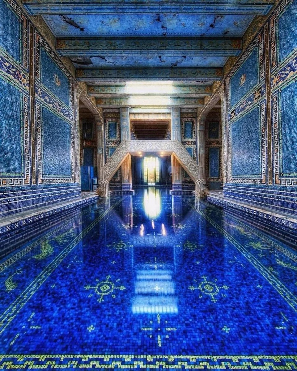 archi_tradition's tweet image. The Azure Blue Indoor Pool at Hearst Castle, San Simeon 🇺🇸