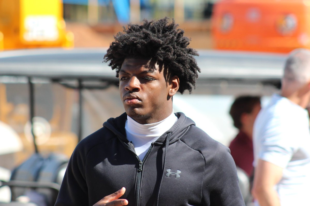 NickRCarlisle's tweet image. Florida State has suffered a major setback on the recruiting trail, losing long-time RB pledge Amari Thomas.
Where could FSU go from here as they look to regain Thomas' commitment and evaluate other options?
Story Link: shorturl.at/U4vq8