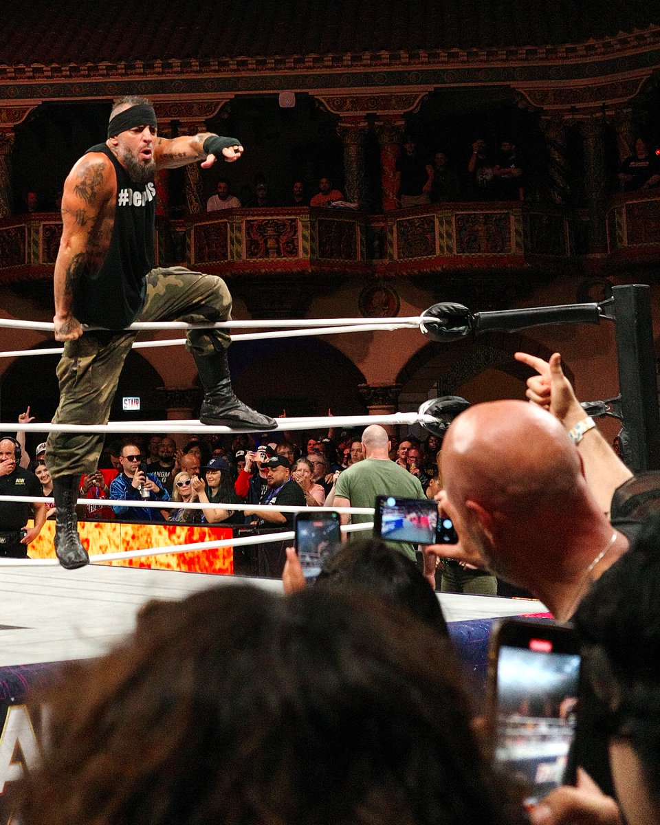 fight4ever's tweet image. Reach for the sky, BOY! #AEWDynamite #DemBoys