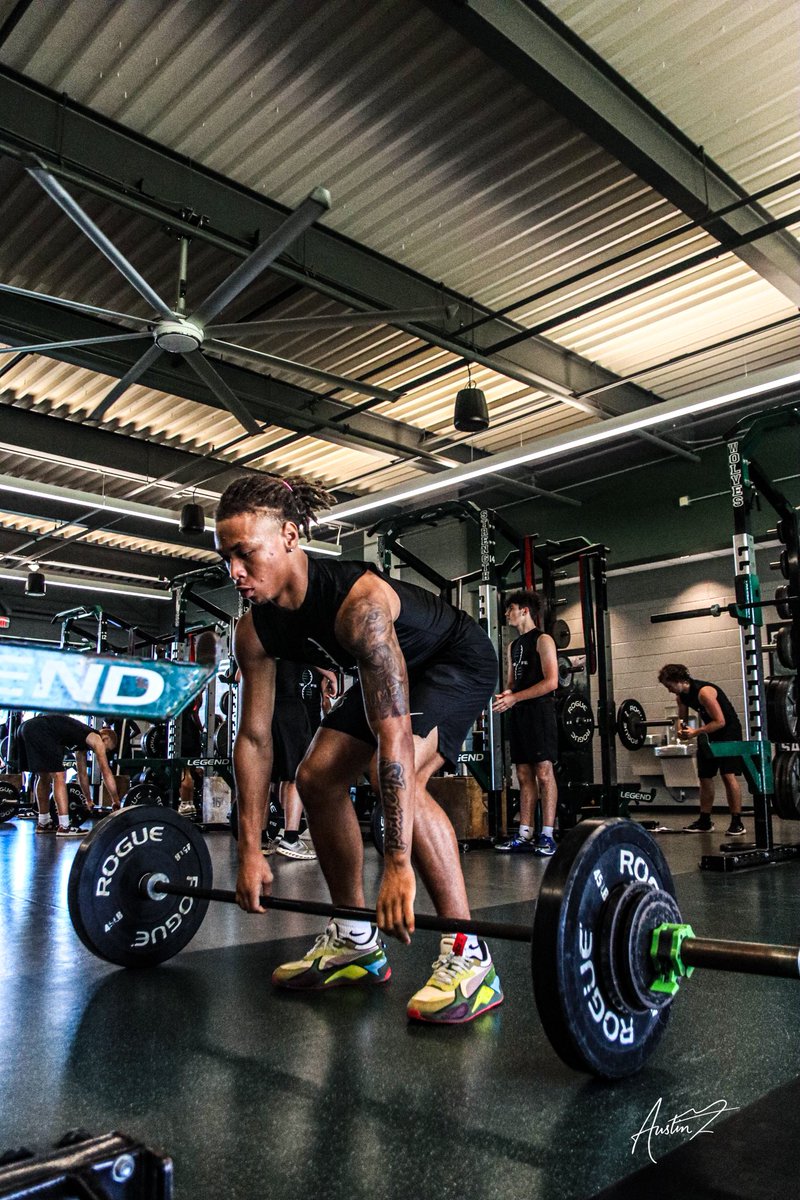 Great week of work! Ready to get back to it next week. 
#CADES #THEFE 
 📸 : Austin Rhymes