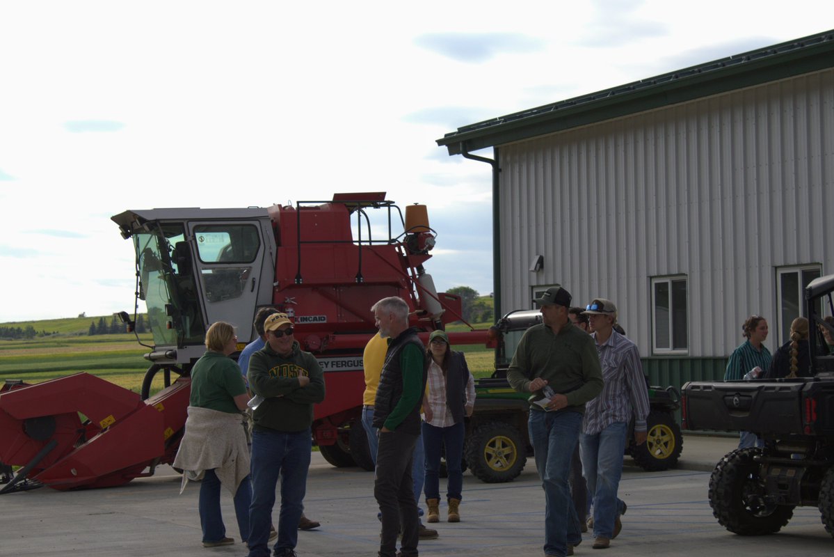 CropSystemsDREC's tweet image. Had a great time hosting and speaking at the 2025 Dickinson REC Field Day! It was a wonderful opportunity to connect with stakeholders and the ag community. Thanks to everyone who attended, and to the speakers who shared their expertise and helped make this event a success.