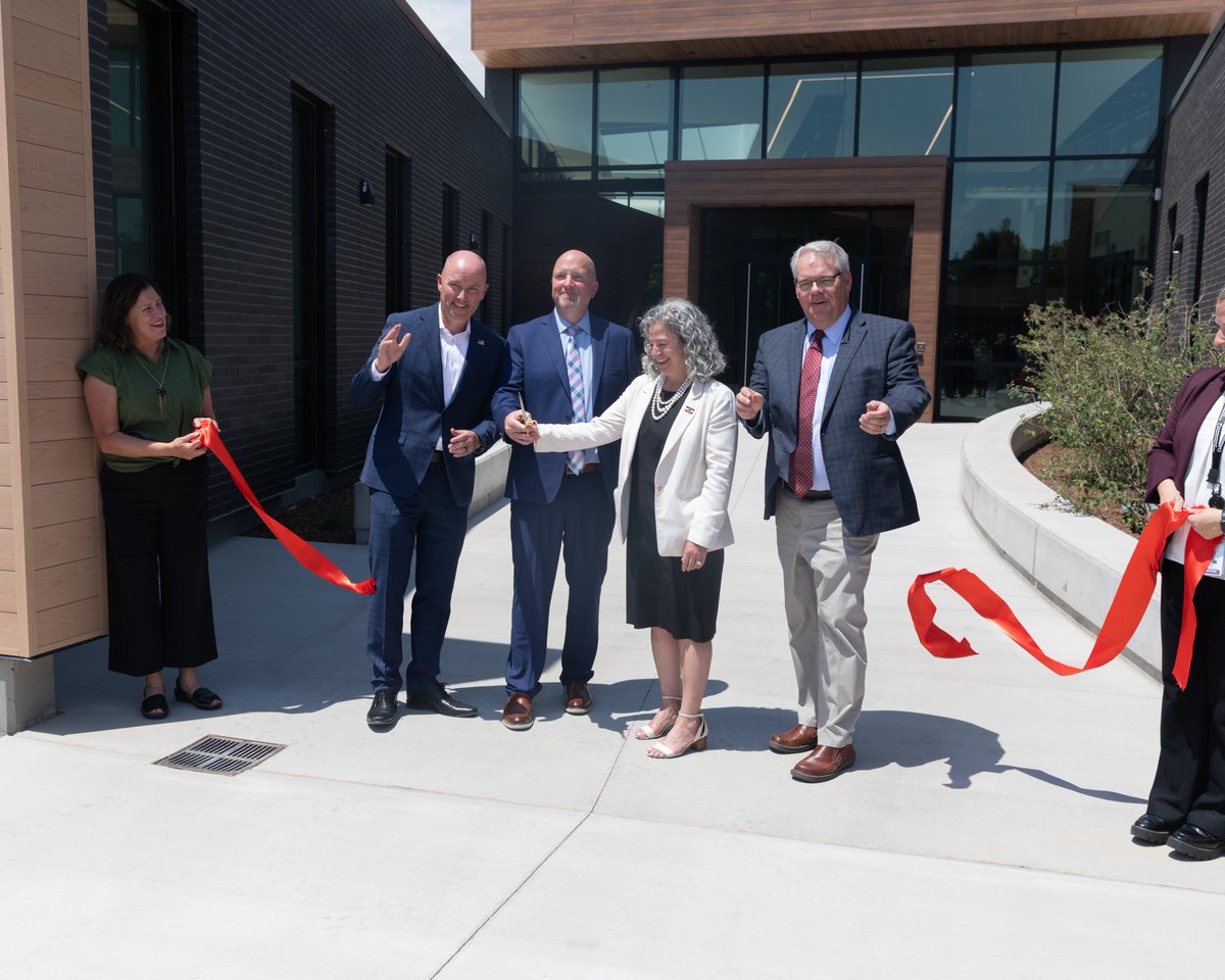 UtahDHHS's tweet image. Yesterday was a big day for Utah's intellectual and developmental disabilities (IDD) community! 🎉 We cut the ribbon on the new Comprehensive Medical and Therapies Building at the Utah State Developmental Center. Joined by @GovCox, Layton Construction, and more than 100…