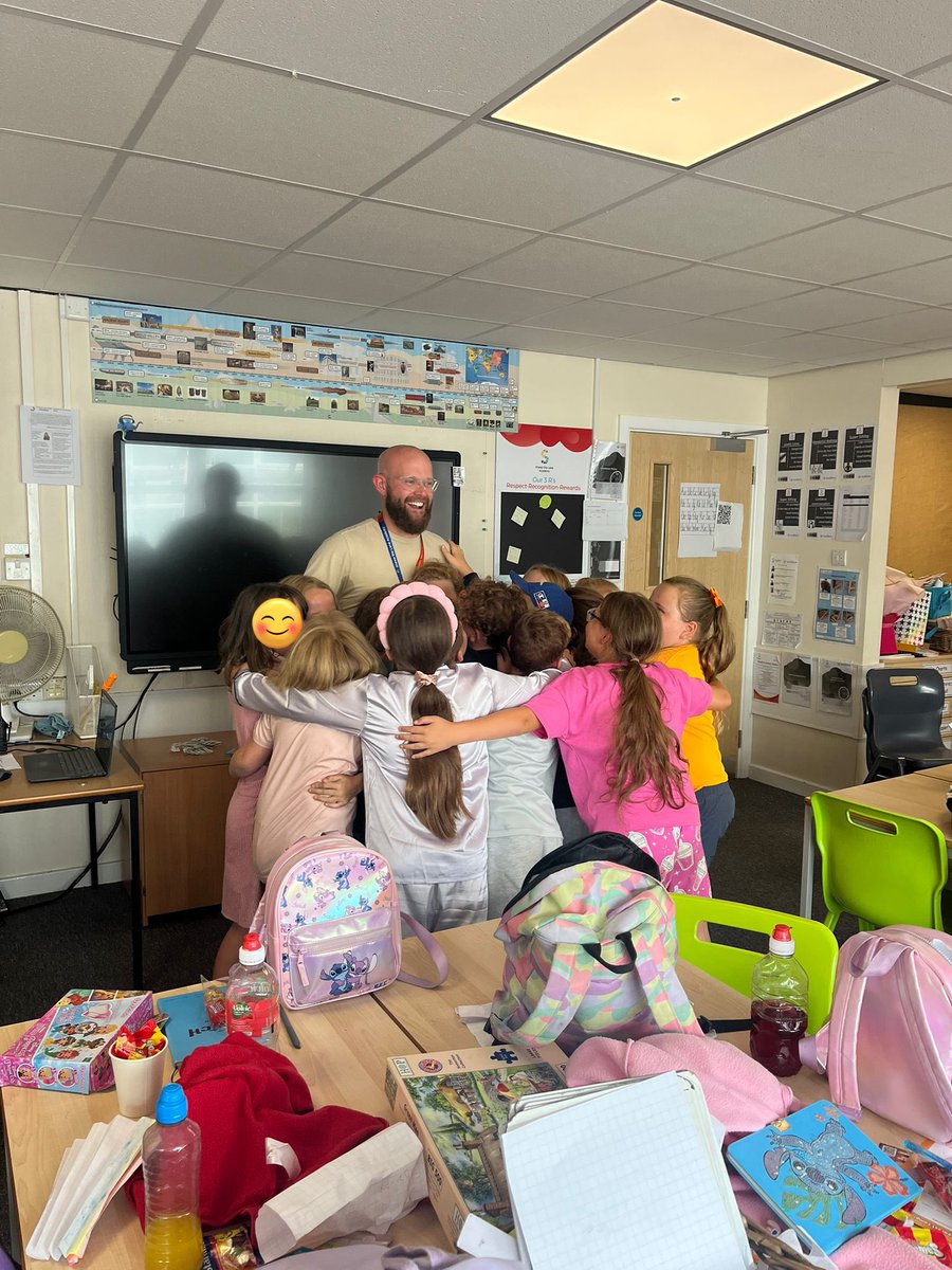 Year4SDLA's tweet image. Last one from Mr Cocker and Class 4! It’s been a brilliant year and a fantastic week! This class have smashed it all year and I’m extremely proud! 

@ExceedLP @SDLPrimary