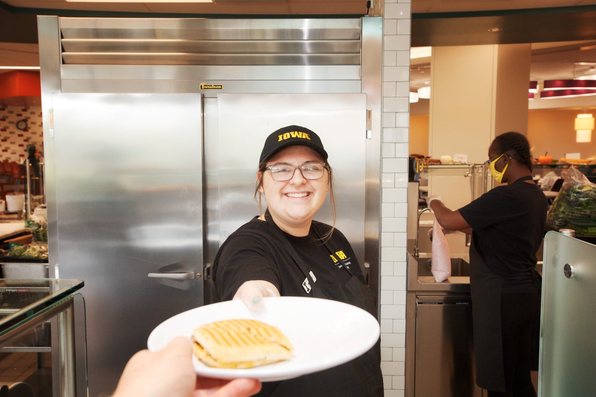 UIAdvancement's tweet image. Currently, more than 1,300 students work for @UIStudentLife. Step into the past with us and tell us your favorite dining hall stories.