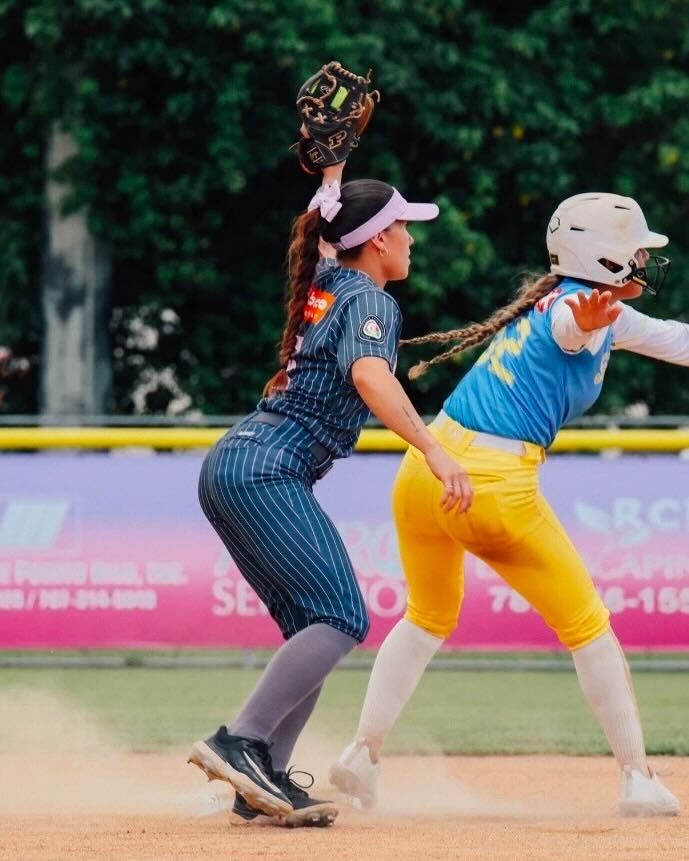 PurdueSoftball's tweet image. Alumni Spotlight⭐️
@jadeemoyy is continuing her passion for softball on the Criollas.
“Each player has a passion for winning and representing their homeland. I am privileged to be on a team that has such positive energy and truly wants the best for each other.”
#BoilerUp🚂