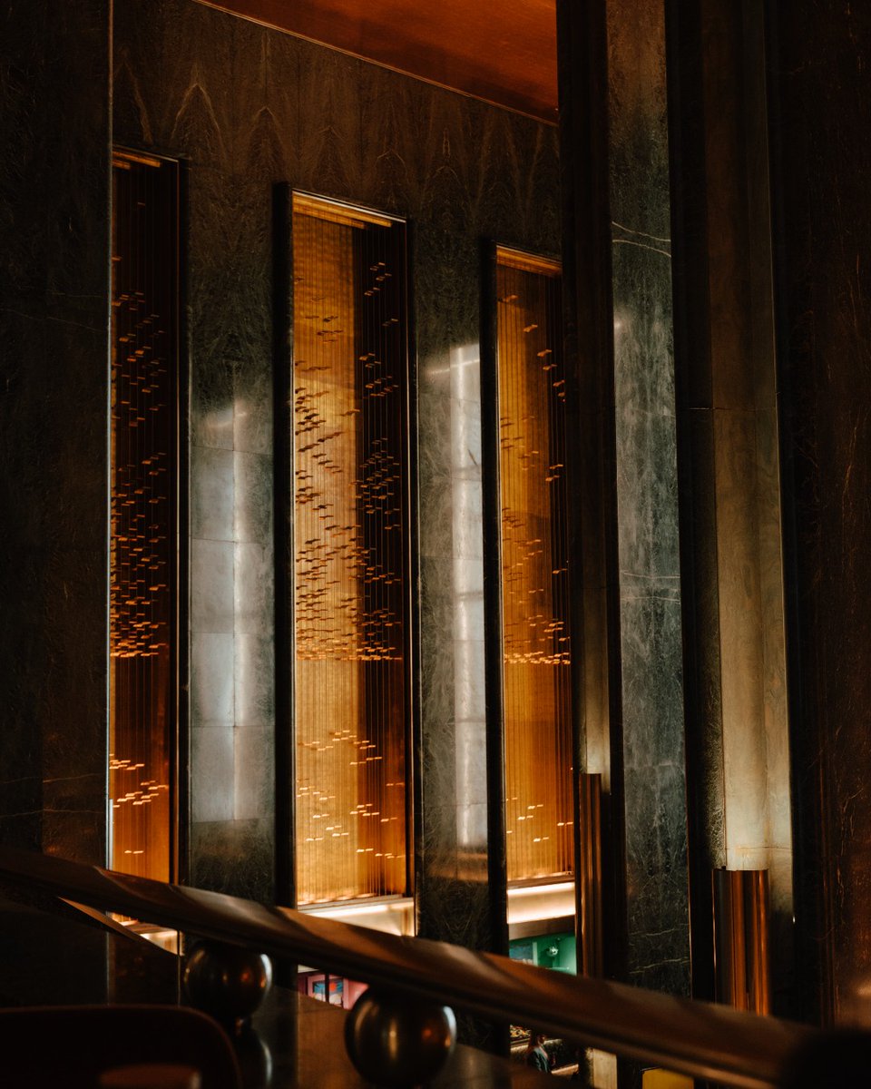 rockcenternyc's tweet image. 100 years of Art Deco—with Rockefeller Center as its most stunning showcase.. ✨
Brass doors, sculpted limestone, celestial ceilings—every detail tells a story.
This summer, we’re spotlighting the bold geometry and quiet glamour that define the era.